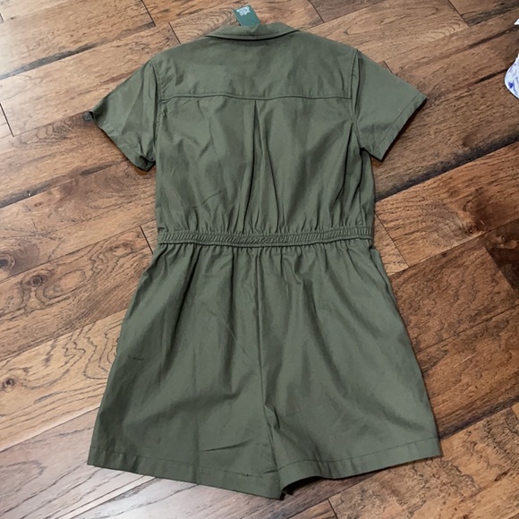 Wild Fable Zippered Romper 💚 - Picture 2 of 3